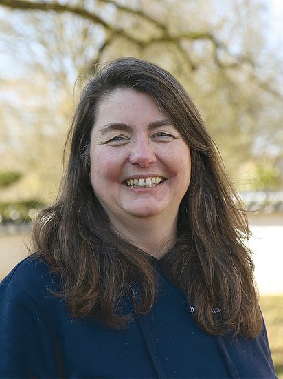 Finanzen & Verwaltung: Nicole Kimsky